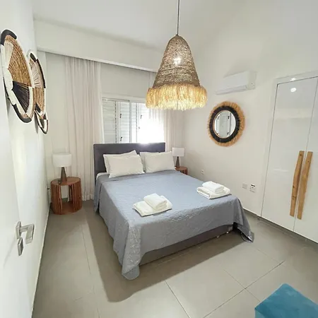 Апартаменты Nicholas Seaview