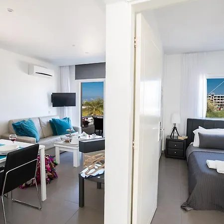 Nicholas Seaview Апартаменты *