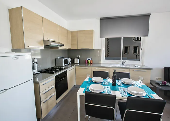 Nicholas Seaview Apartmán