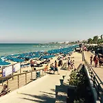 Nicholas Seaview Apartment *