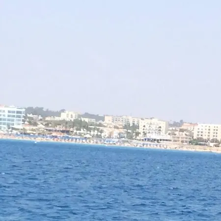Nicholas Seaview *