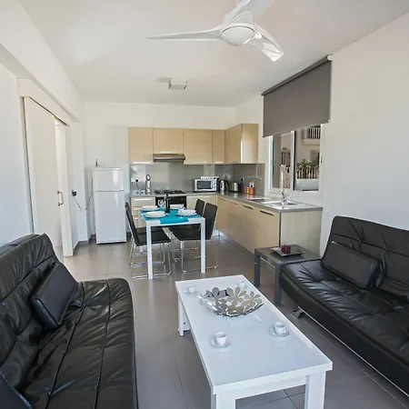 Nicholas Seaview Protarász