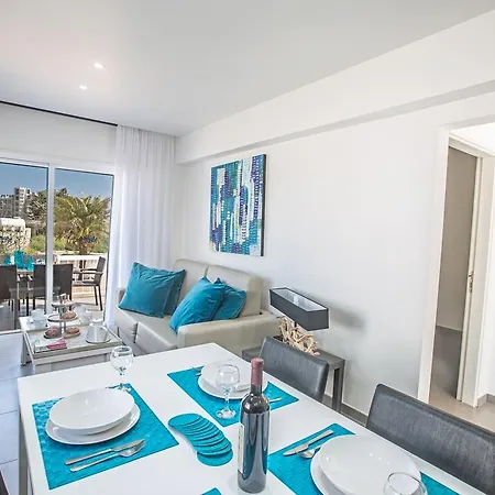 Nicholas Seaview * פרוטאראס