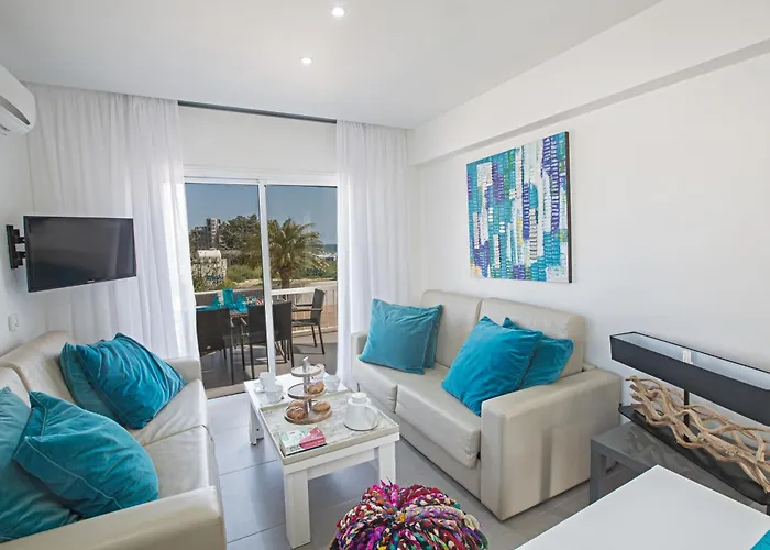 Nicholas Seaview * بروتاراس